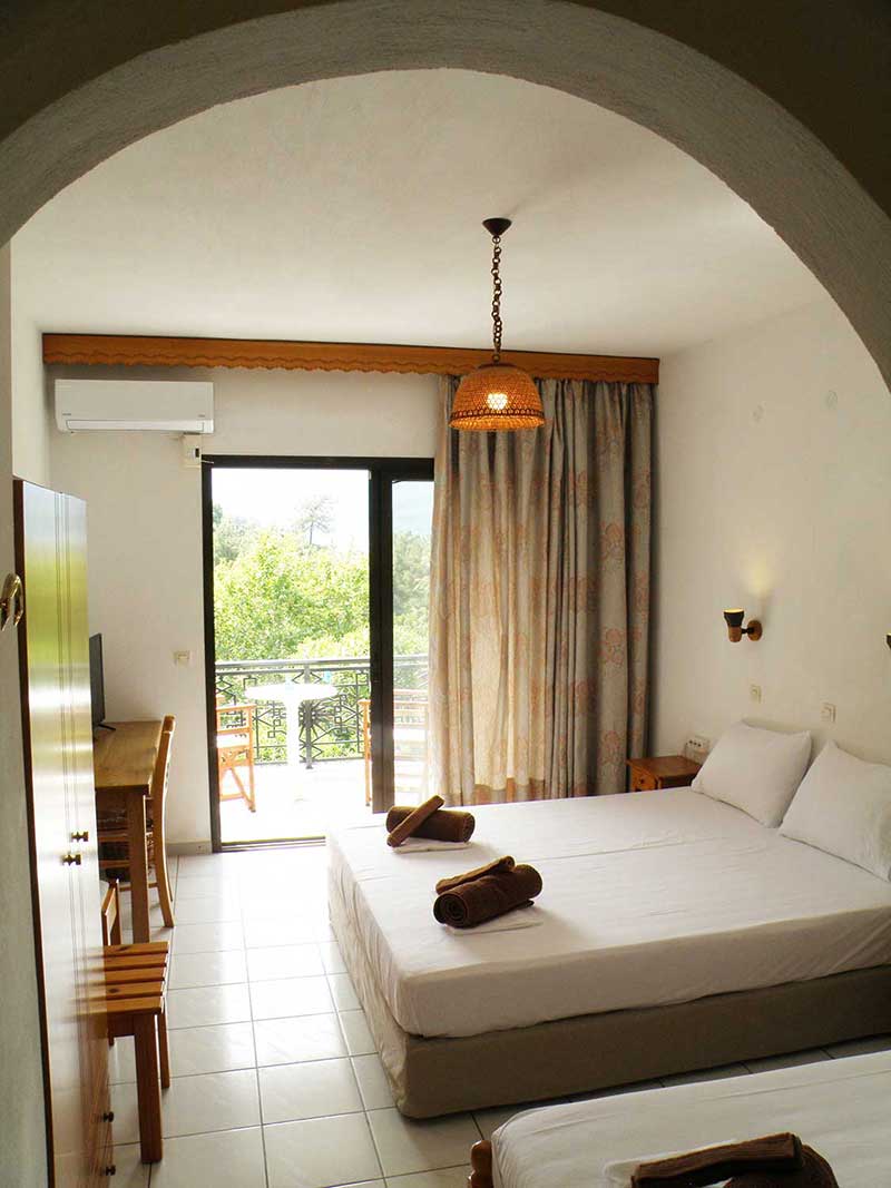 Standard triple studio 5 - Δωμάτιο με διπλό και μονό κρεβάτι