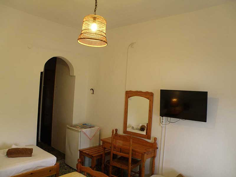 Τρίκλινο δωμάτιο 4